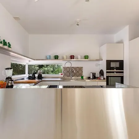Maison Elle فيلة كاروفينيو